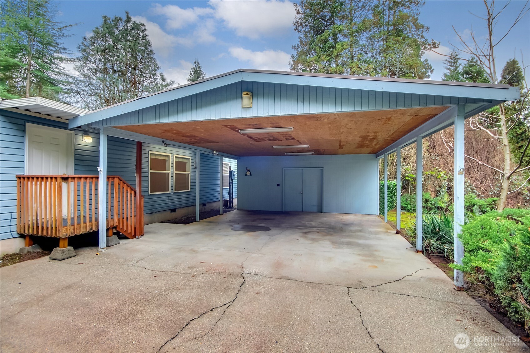 11120 Morning Side Dr E