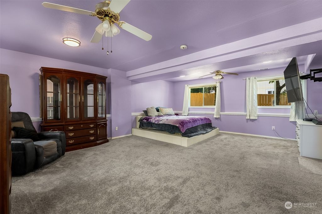 listing image 9367215019352397867