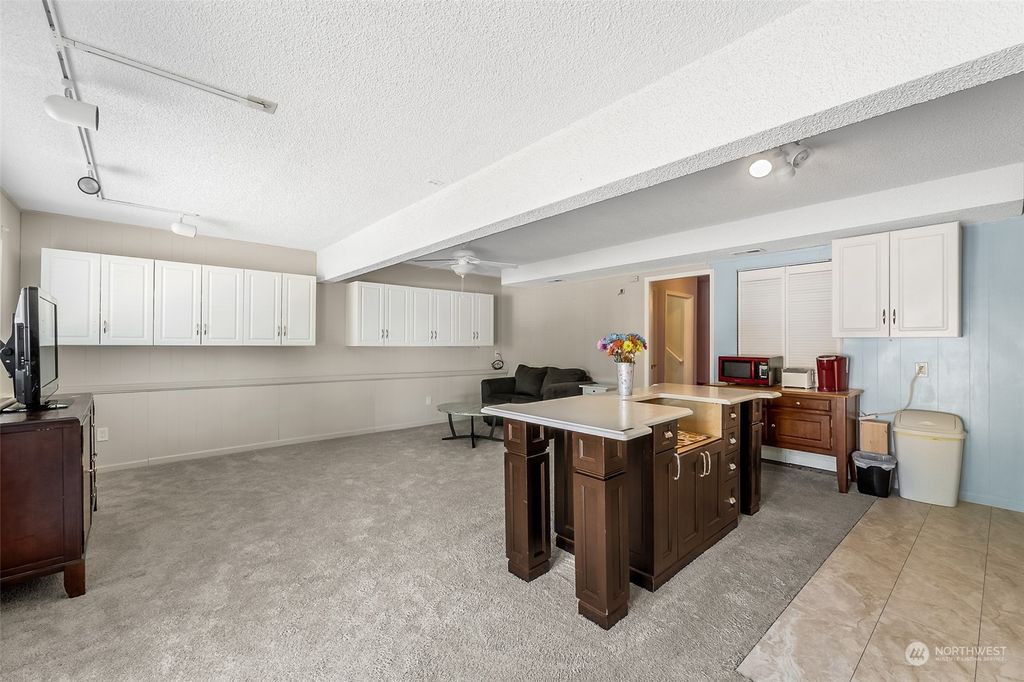 listing image 9364338282651731994