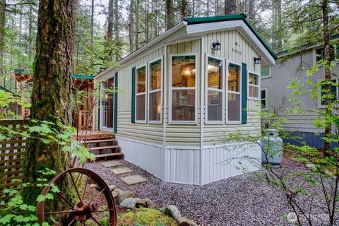 Photo of 300 6 Schinn Canyon Drive, Deming, WA 98244 (MLS # 2410066)
