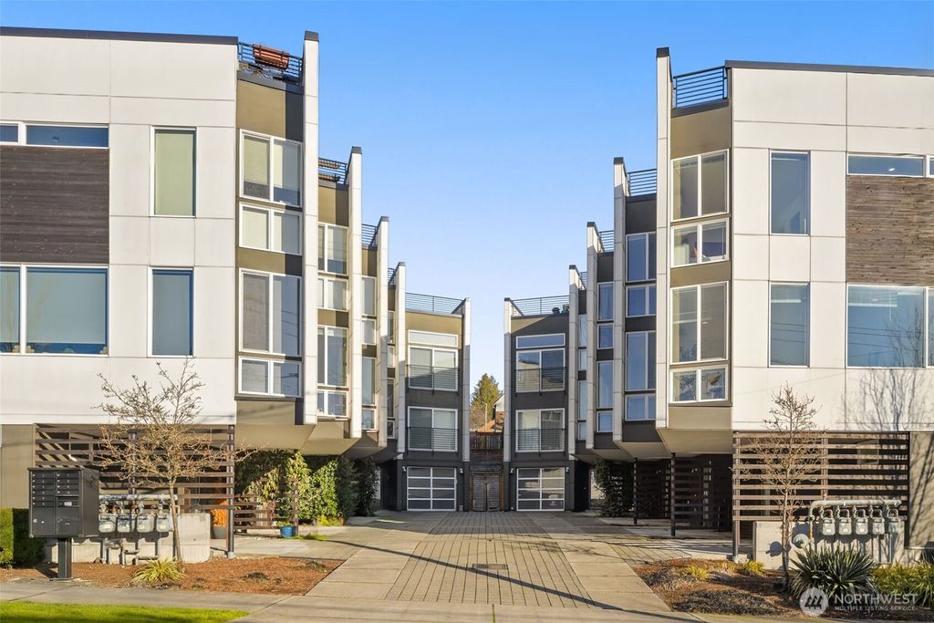 Photo of 208 16th Avenue #A, Seattle, WA 98122 (MLS # 2480836)