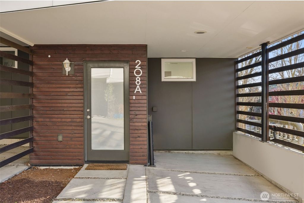 Photo of 208 16th Avenue #A, Seattle, WA 98122 (MLS # 2480836)