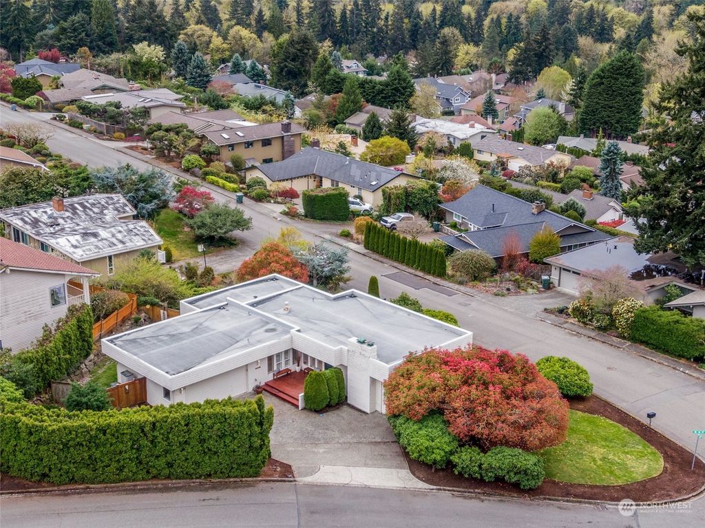 Photo of 13319 SE 46th Street, Bellevue, WA 98006 (MLS # 2221778)