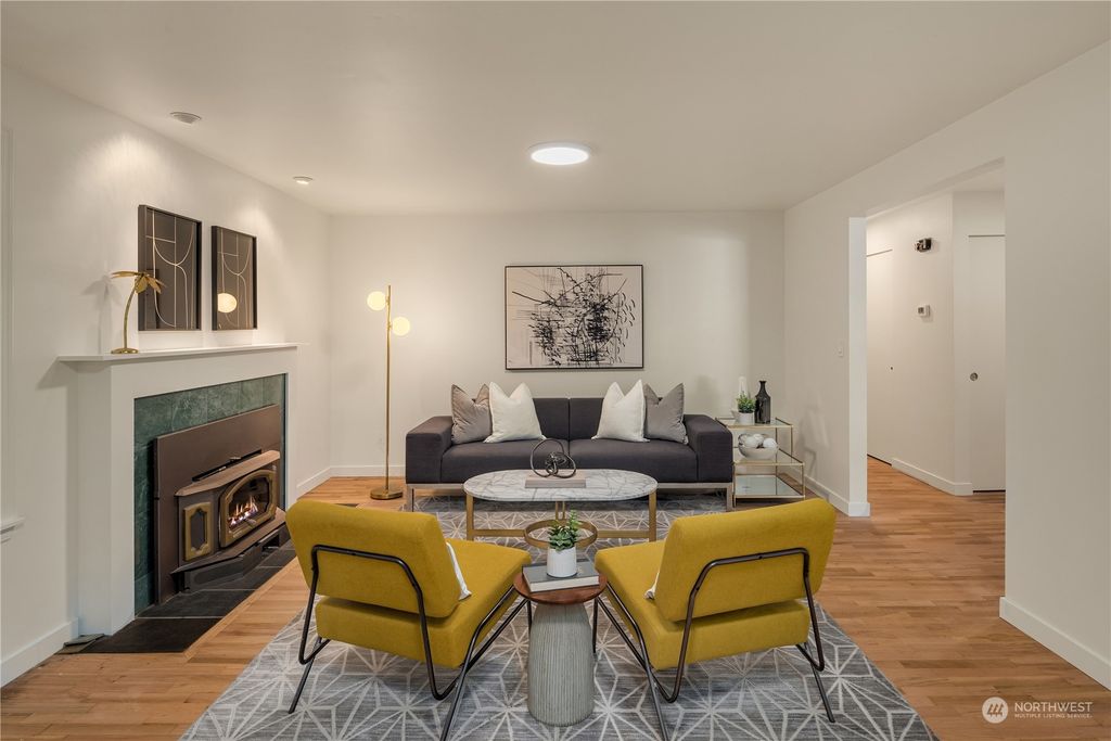 Photo of 10819 NE 154th Court, Bothell, WA 98011 (MLS # 2006086)