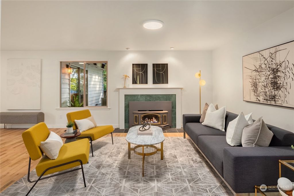 Photo of 10819 NE 154th Court, Bothell, WA 98011 (MLS # 2006086)