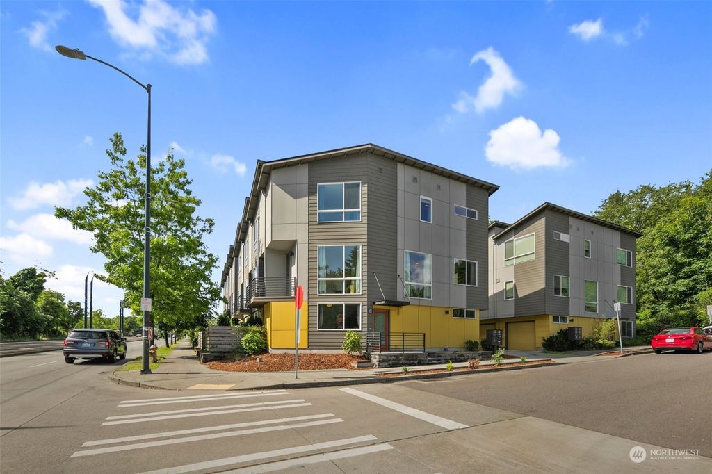 Photo of 2709 S Charlestown Street, Seattle, WA 98108 (MLS # 2255007)