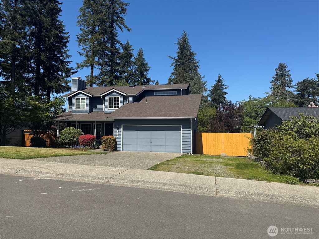 Photo of 15406 SE 176th Place, Renton, WA 98058 (MLS # 2369820)