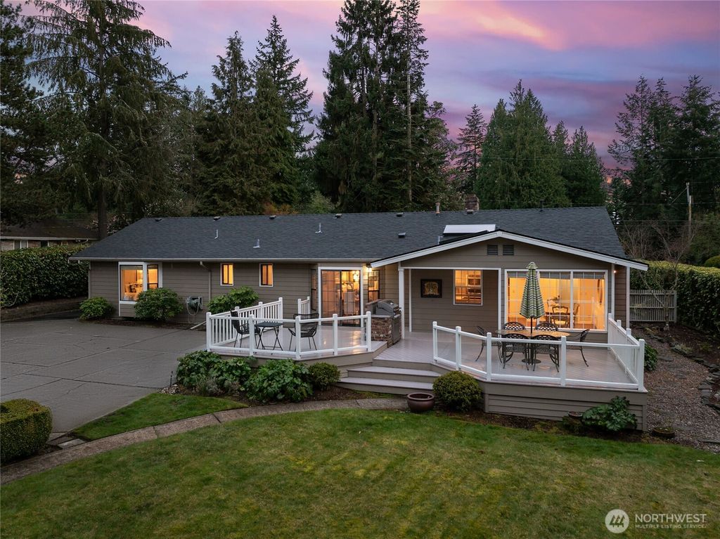 Photo of 1916 SW 170th Street, Burien, WA 98166 (MLS # 2353605)