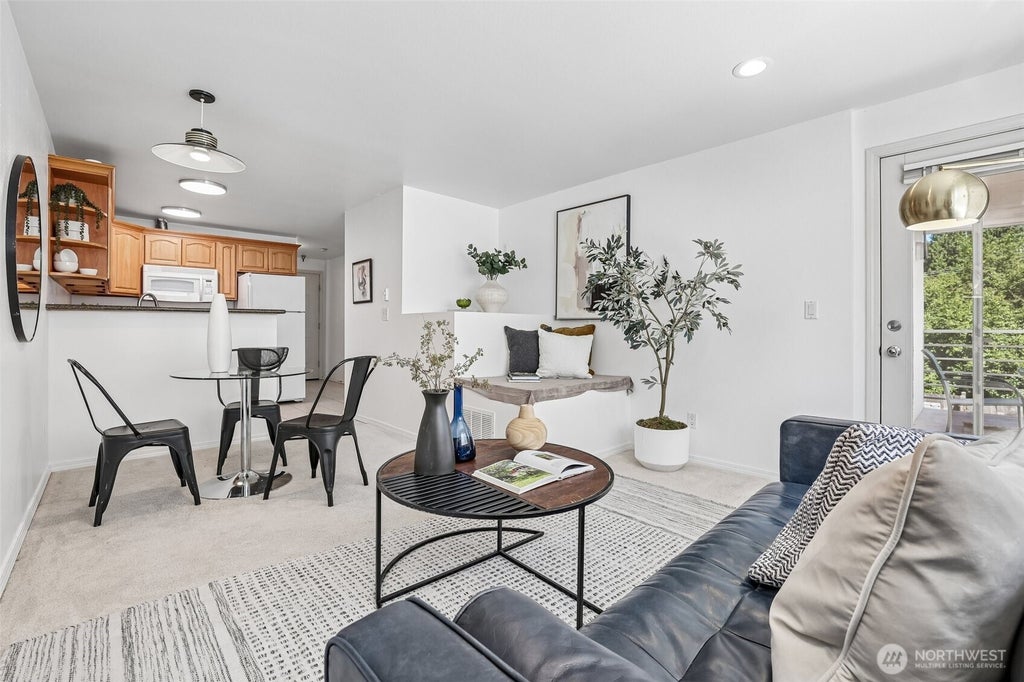Photo of 5624 Roosevelt Way NE #202, Seattle, WA 98105 (MLS # 2534685)