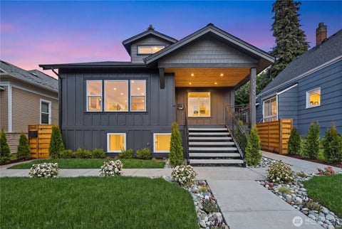 Photo of 5520 Brooklyn Avenue NE, Seattle, WA 98105 (MLS # 2551977)