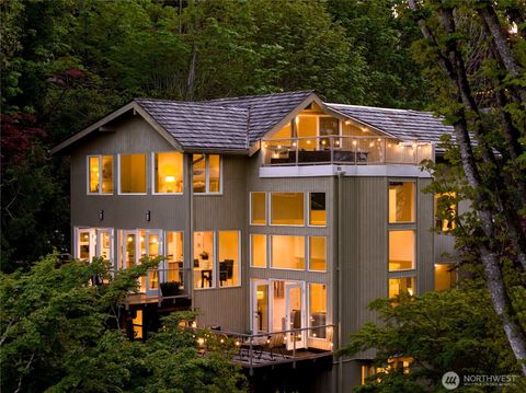 Photo of 4290 Shoreclub Drive, Mercer Island, WA 98040 (MLS # 2516937)