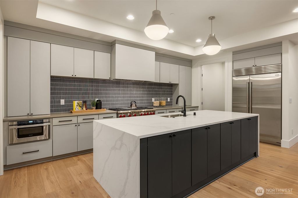 listing image 9363221438360378397
