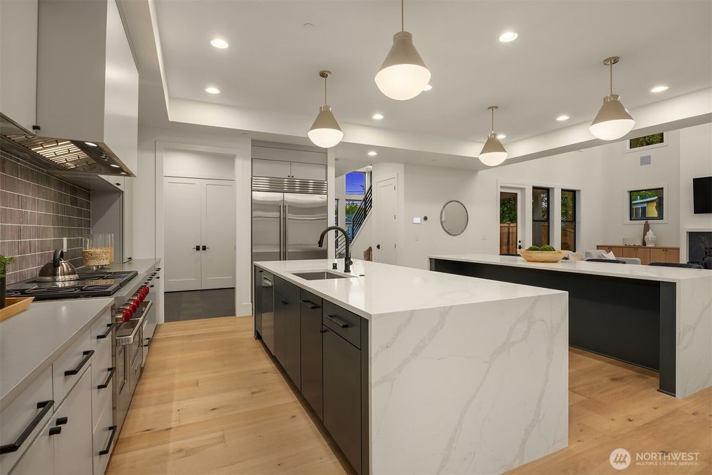 listing image 9363858246188172740
