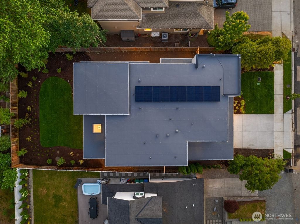 listing image 9368668259778693697