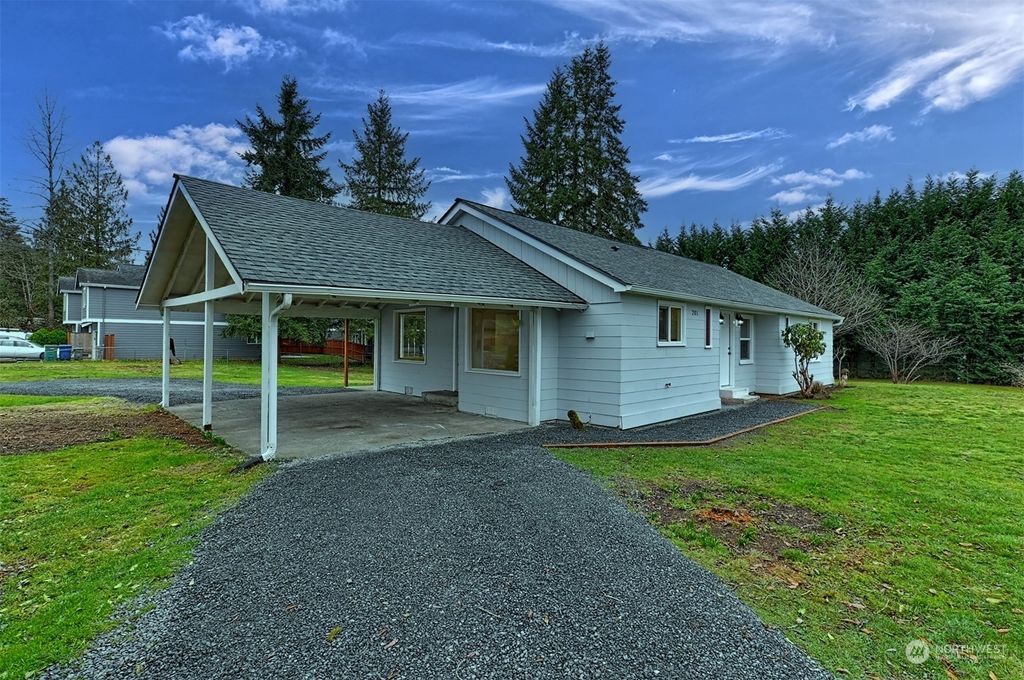 Photo of 201 South Alder Ave, Granite Falls, WA 98252 (MLS # 2200691)