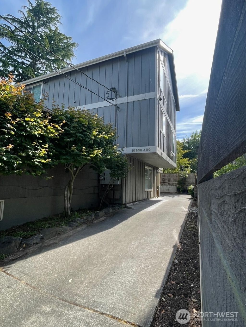 listing image 9366144715128853119