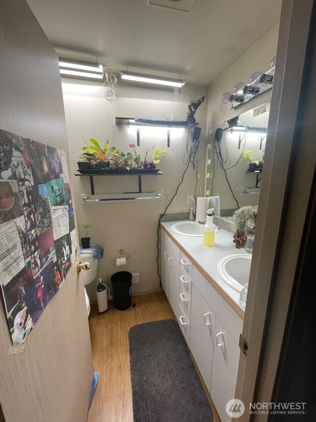 listing image 9360893957817169407