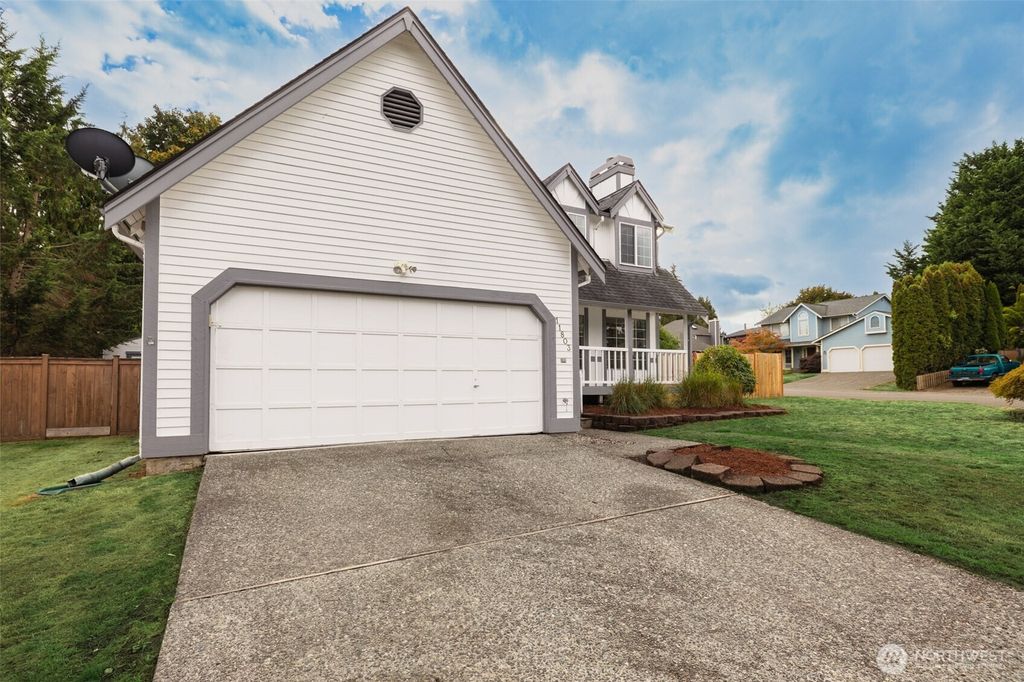 Photo of 11803 SE 257th Street, Kent, WA 98030 (MLS # 2442227)