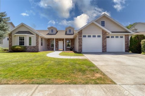 Photo of 714 SE Mockingbird Drive, College Place, WA 99324 (MLS # 2413036)
