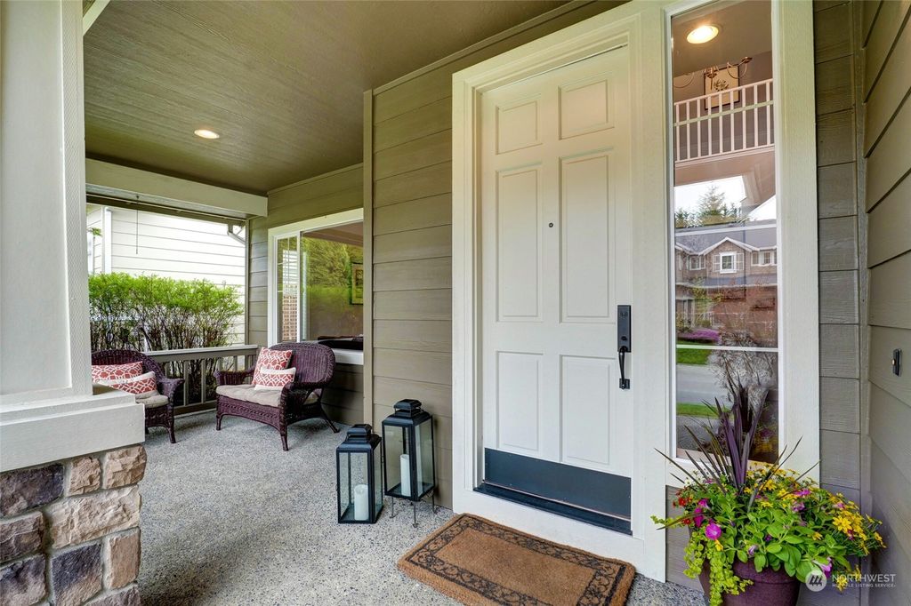 Photo of 1415 240th Way SE, Sammamish, WA 98075 (MLS # 2060562)