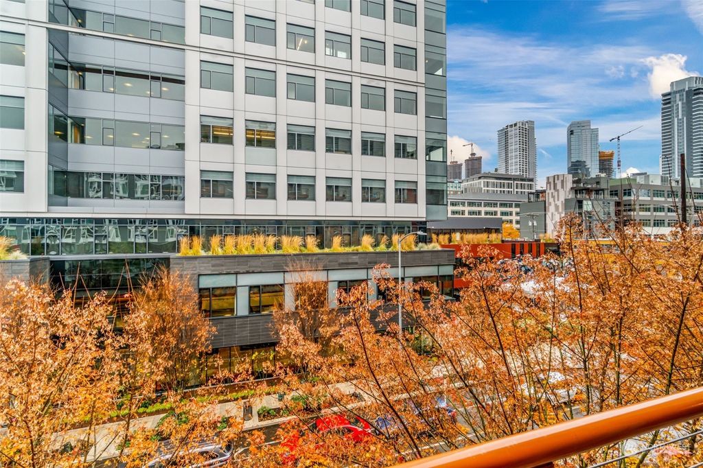 Photo of 401 9th Avenue N #302, Seattle, WA 98109 (MLS # 2019500)