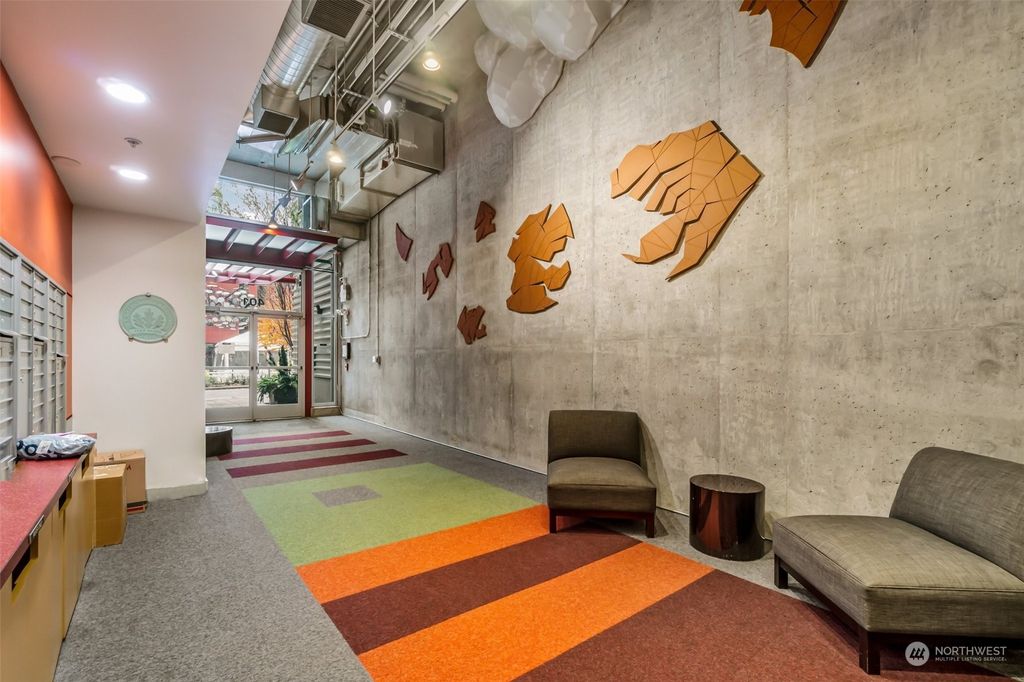 Photo of 401 9th Avenue N #302, Seattle, WA 98109 (MLS # 2019500)