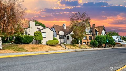 Photo of 102 N Buchanan Avenue #A & B, Wenatchee, WA 98801 (MLS # 2430949)