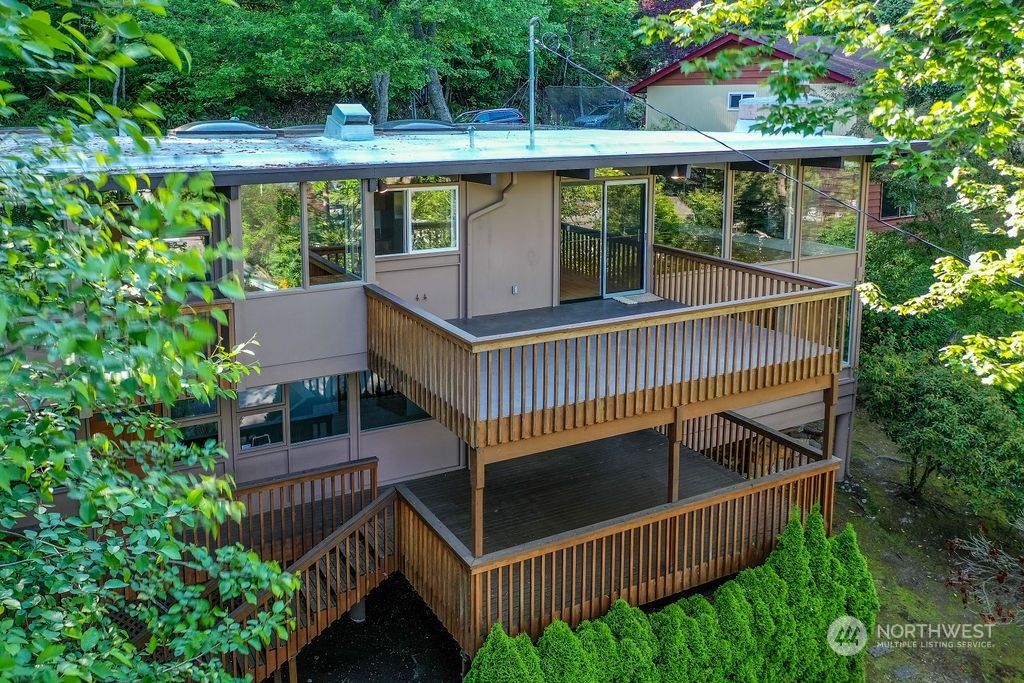 Photo of 3430 76th Avenue SE, Mercer Island, WA 98040 (MLS # 2159947)