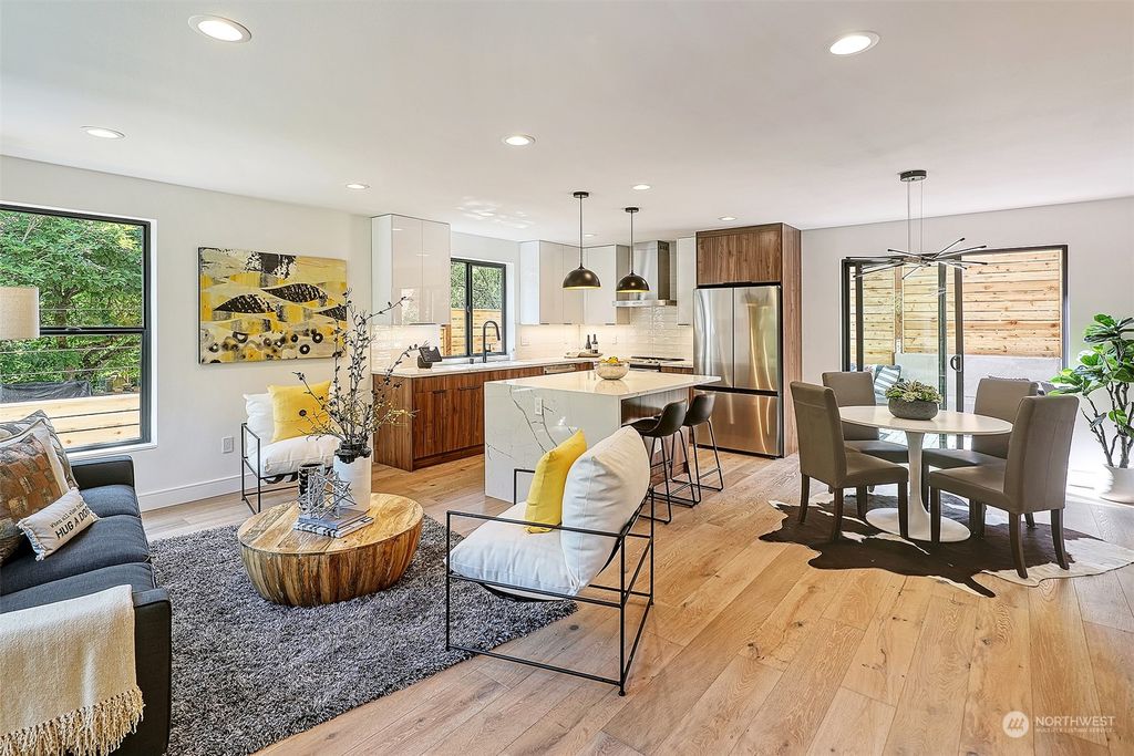 Photo of 2805 NE 117th Street, Seattle, WA 98125 (MLS # 2128947)