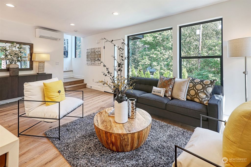 Photo of 2805 NE 117th Street, Seattle, WA 98125 (MLS # 2128947)