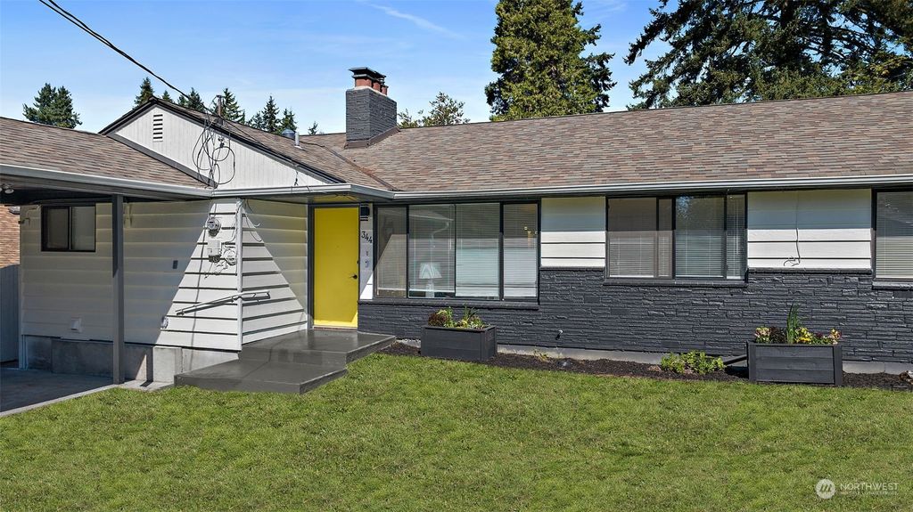 Photo of 344 NE 120 Street, Seattle, WA 98125 (MLS # 2162711)