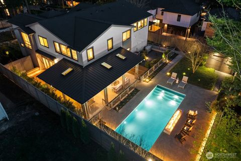 Photo of 10833 104th Avenue NE, Kirkland, WA 98033 (MLS # 2502070)