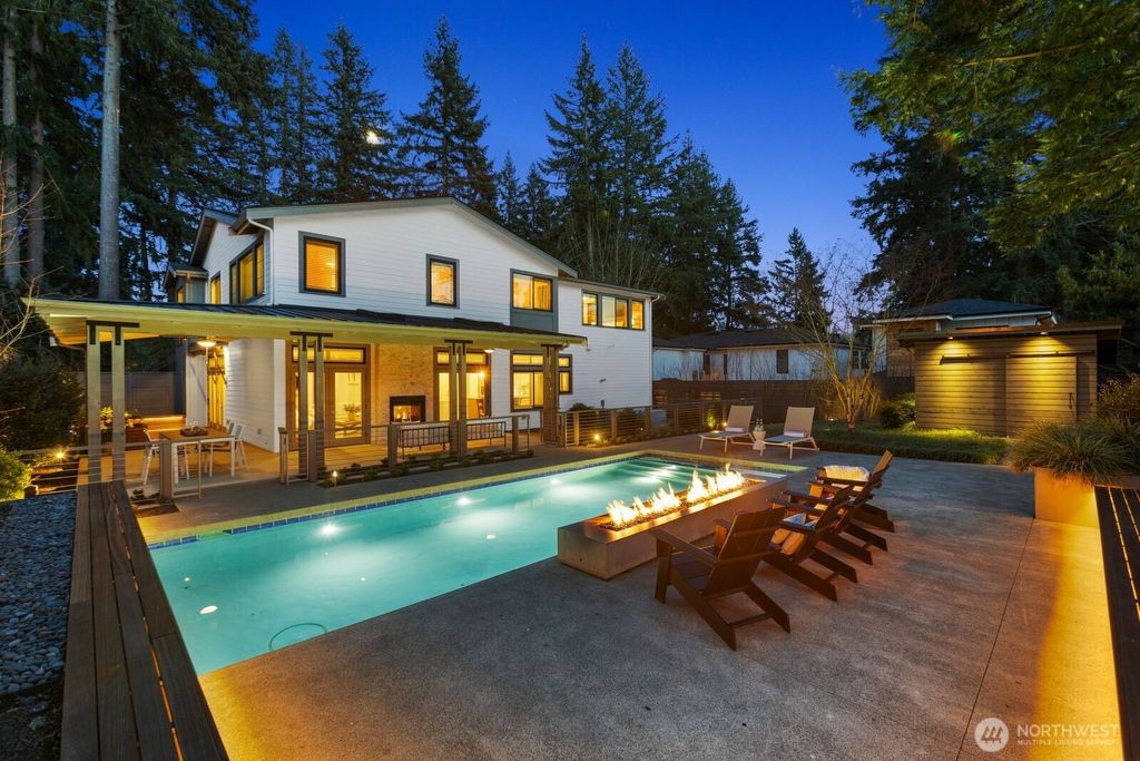 Photo of 10833 104th Avenue NE, Kirkland, WA 98033 (MLS # 2502070)