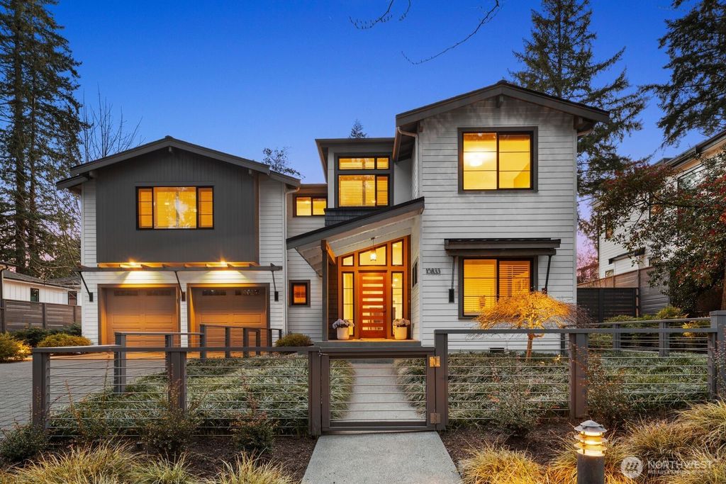 Photo of 10833 104th Avenue NE, Kirkland, WA 98033 (MLS # 2502070)