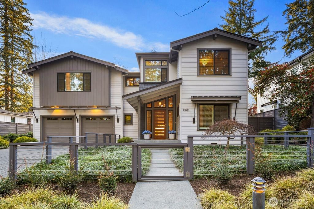 Photo of 10833 104th Avenue NE, Kirkland, WA 98033 (MLS # 2502070)