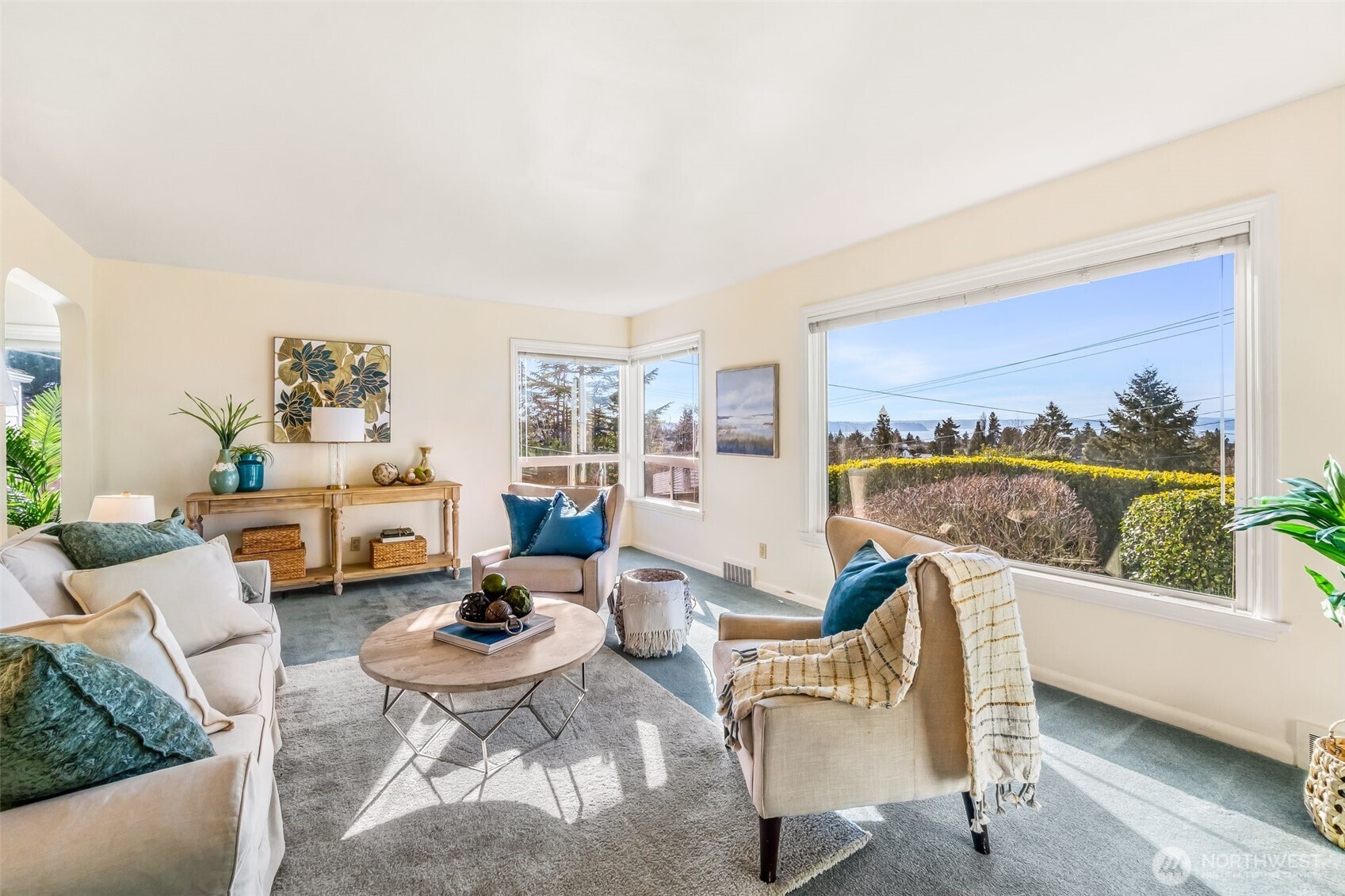 Seattle, Washington 98126, United States, 3 Bedrooms Bedrooms, ,2 BathroomsBathrooms,Residential,Pending,2099