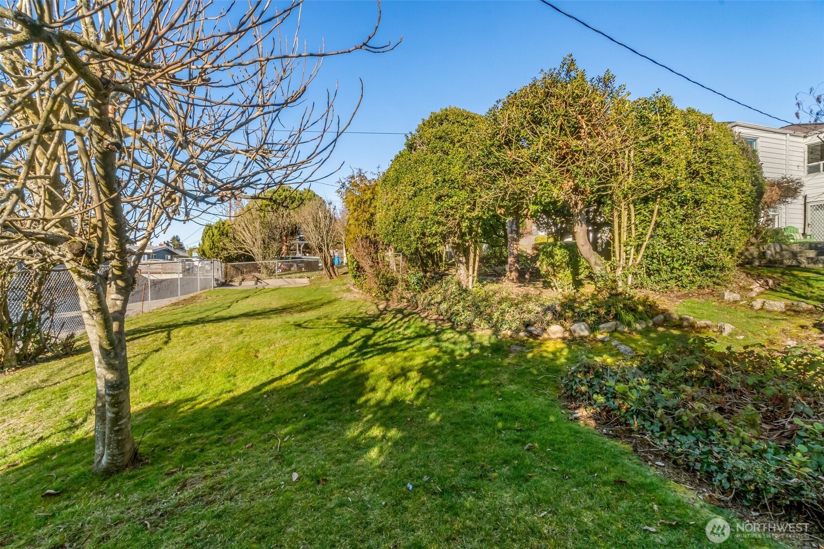 Seattle, Washington 98126, United States, 3 Bedrooms Bedrooms, ,2 BathroomsBathrooms,Residential,Pending,2099