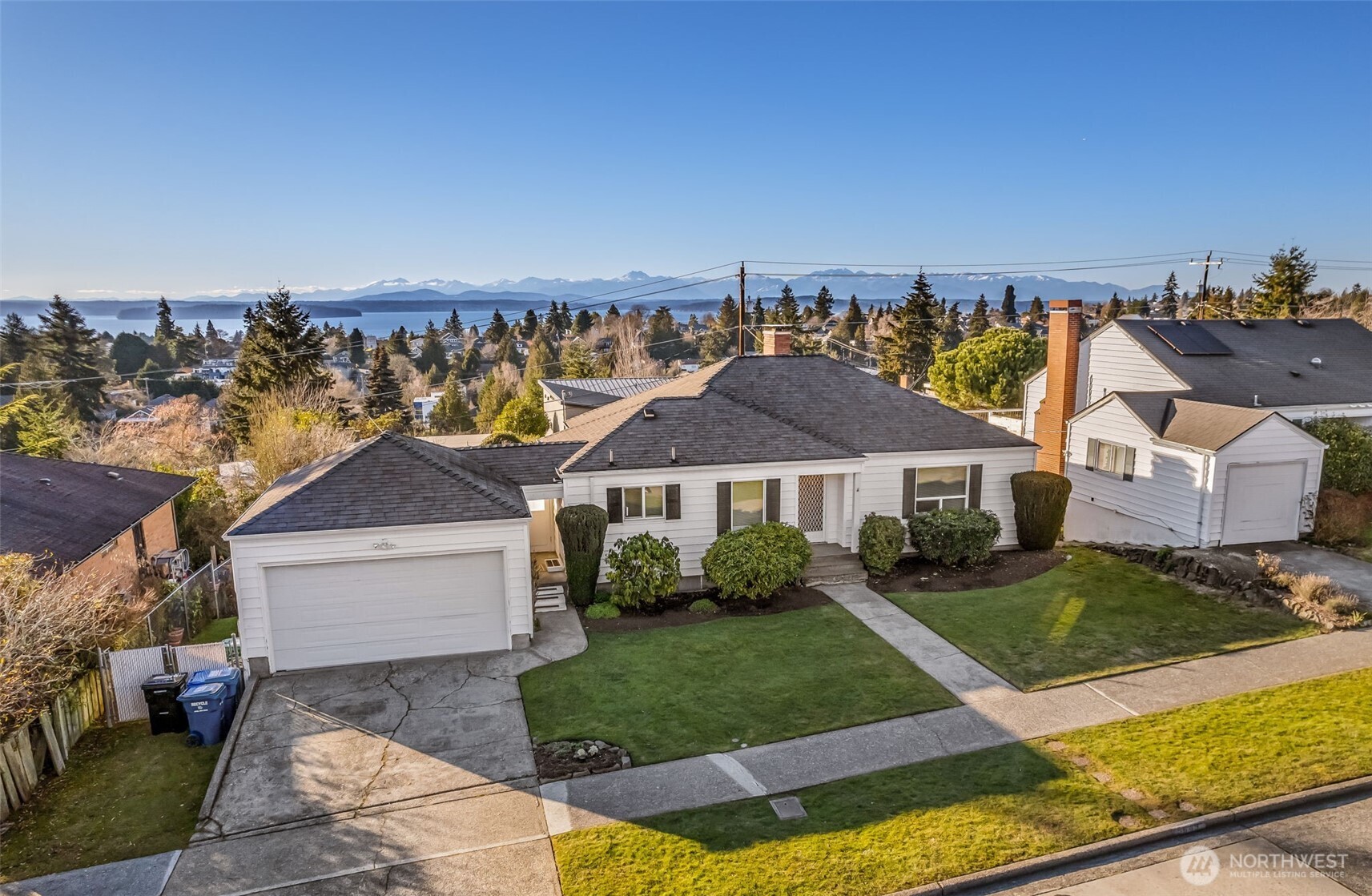 Seattle, Washington 98126, United States, 3 Bedrooms Bedrooms, ,2 BathroomsBathrooms,Residential,Pending,2099