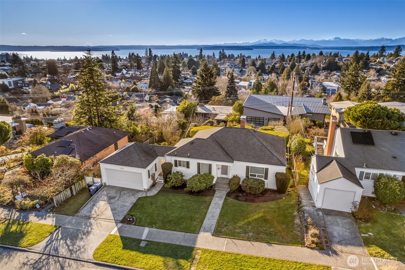 Seattle, Washington 98126, United States, 3 Bedrooms Bedrooms, ,2 BathroomsBathrooms,Residential,Pending,2099