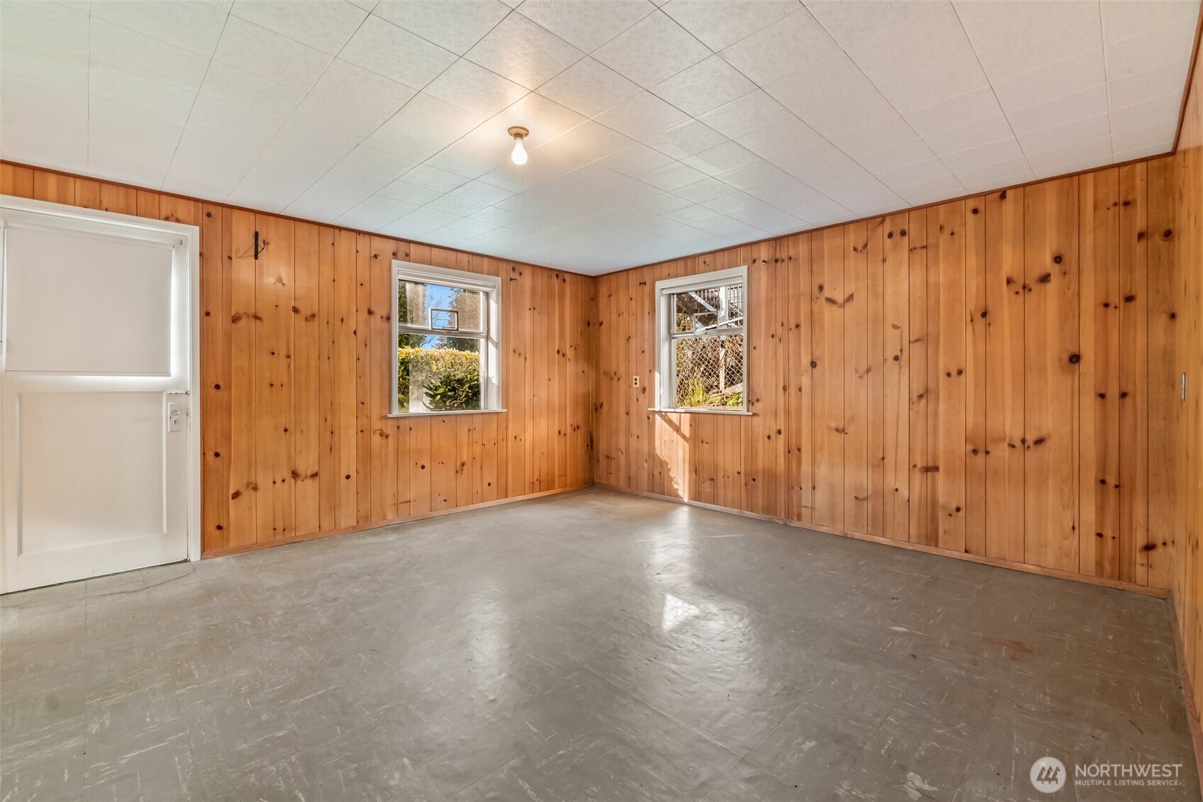 Seattle, Washington 98126, United States, 3 Bedrooms Bedrooms, ,2 BathroomsBathrooms,Residential,Pending,2099