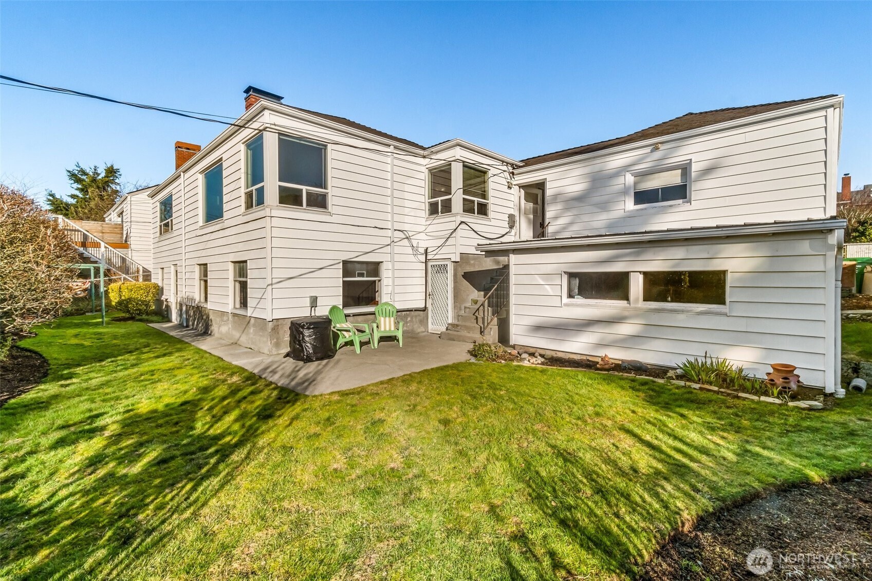 Seattle, Washington 98126, United States, 3 Bedrooms Bedrooms, ,2 BathroomsBathrooms,Residential,Pending,2099