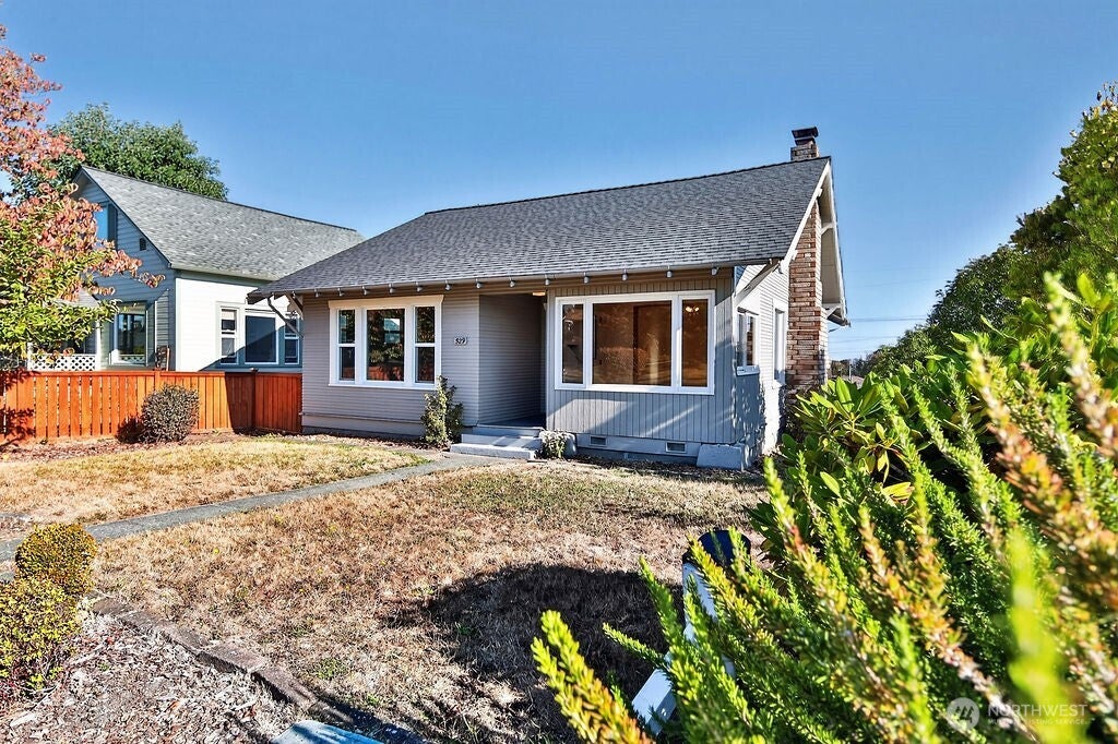 Photo of 529 E 11th Street, Port Angeles, WA 98362 (MLS # 2581685)