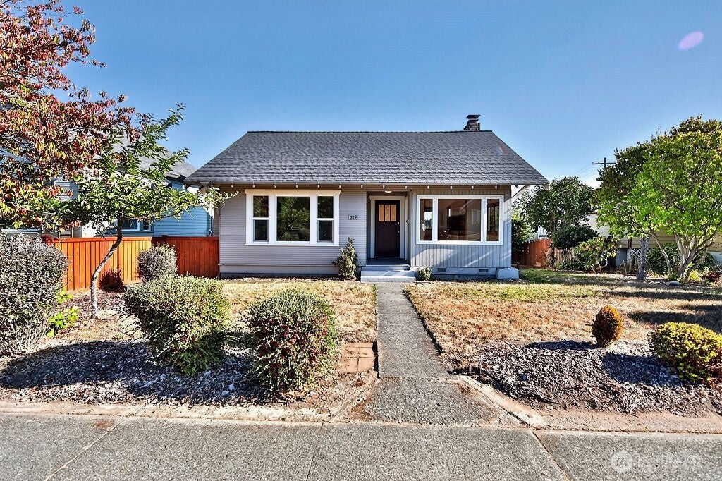 Photo of 529 E 11th Street, Port Angeles, WA 98362 (MLS # 2581685)