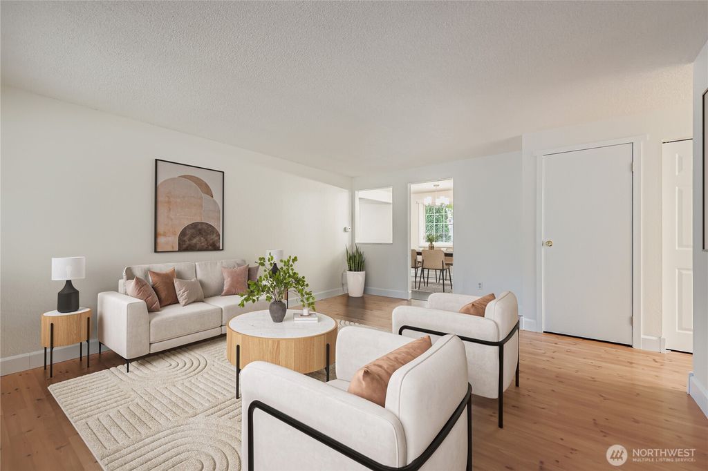 Photo of 14631 127th Avenue NE, Woodinville, WA 98072 (MLS # 2452773)