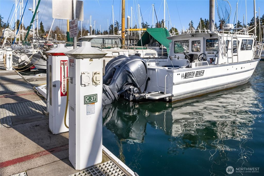 Photo of 141 Parfitt Way SW #C37, Bainbridge Island, WA 98110 (MLS # 2488073)