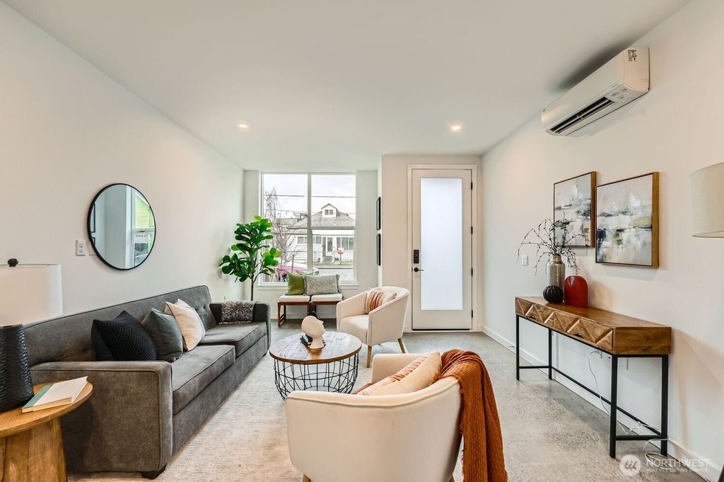 Photo of 6610 Carleton Avenue S #B, Seattle, WA 98108 (MLS # 2525314)