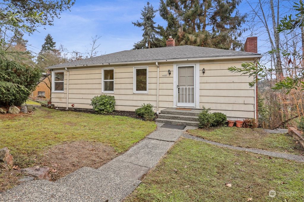Photo of 4037 NE 109th Street, Seattle, WA 98125 (MLS # 2038244)