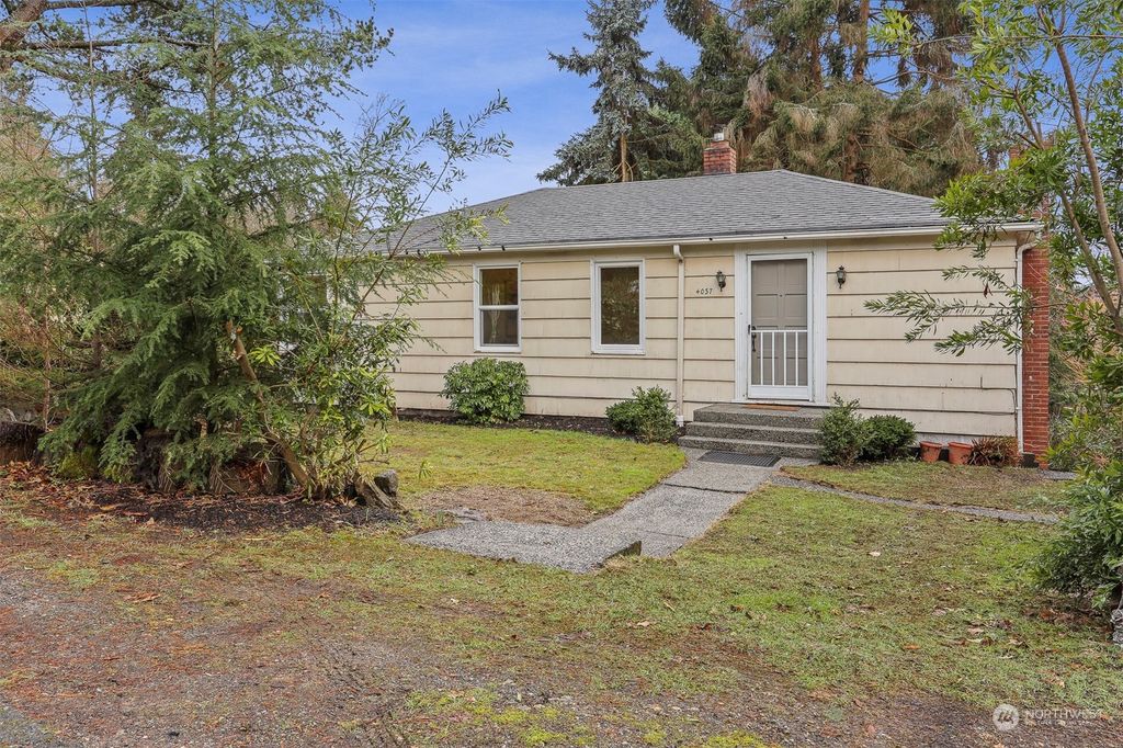 Photo of 4037 NE 109th Street, Seattle, WA 98125 (MLS # 2038244)