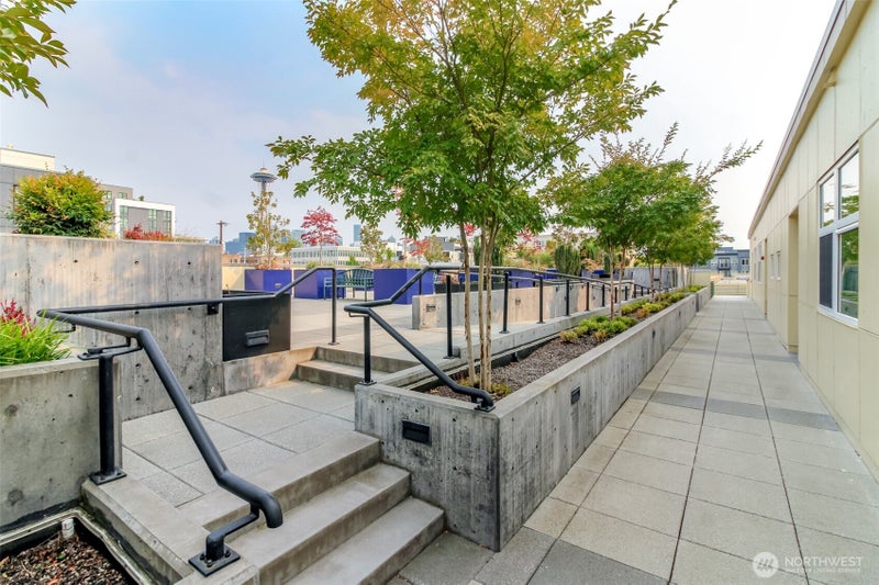 17 W Mercer Street 301