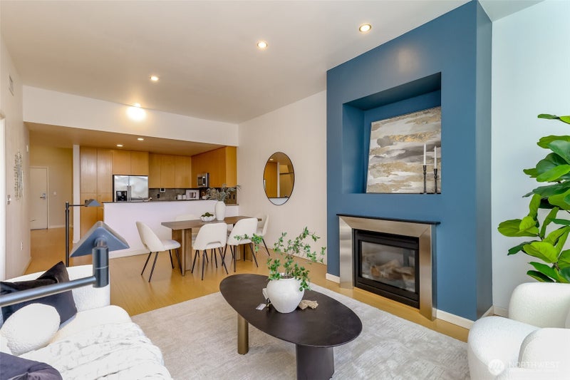 17 W Mercer Street 301
